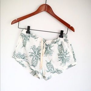 Desmond & Dempsey Luxury Pajama Set